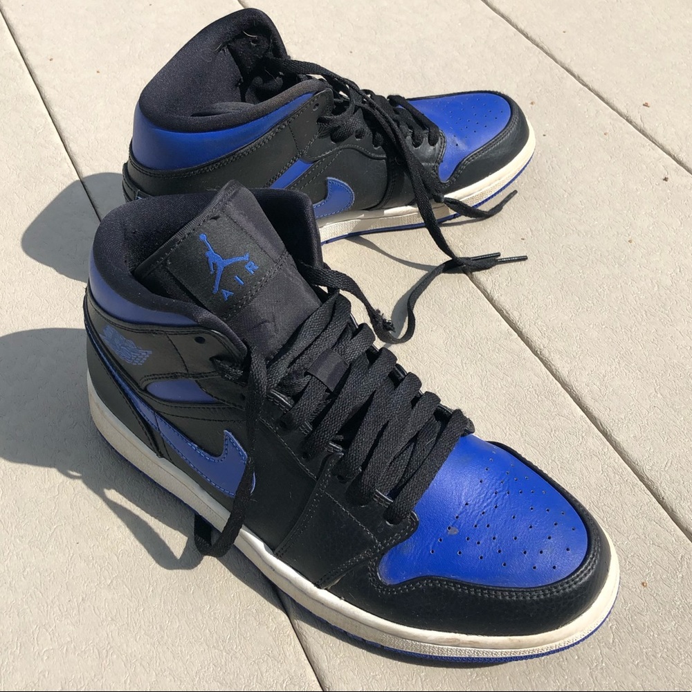 Nike Air Jordan’s men’s US 8.5 blue and black.